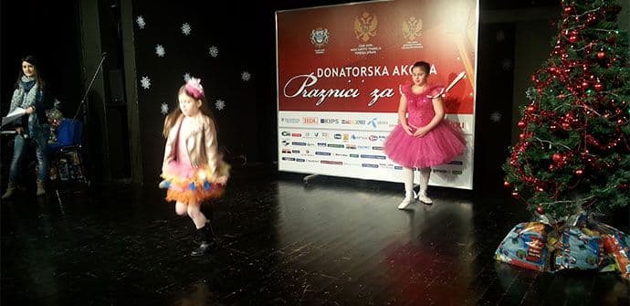 Završena podjela novodišnjih paketića u okviru  projekta „Praznici za sve“ Završena podjela novodišnjih paketića u okviru  projekta „Praznici za sve“