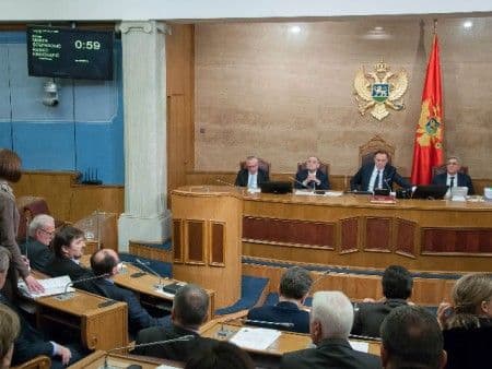 2,125 MILIJARDI: Skupština usvojila budžet 2,125 MILIJARDI: Skupština usvojila budžet