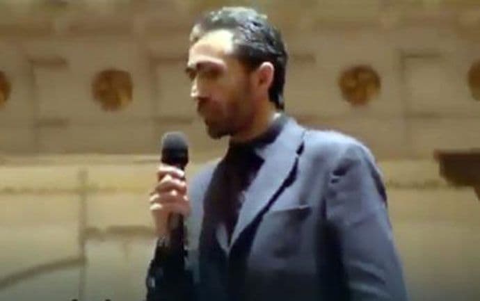 Amsterdam: Dirigent usred koncerta počeo da propagira islam (VIDEO) Amsterdam: Dirigent usred koncerta počeo da propagira islam (VIDEO)