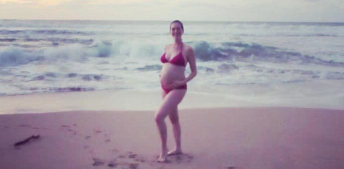 En Hatavej pokazala trudnički stomak na plaži En Hatavej pokazala trudnički stomak na plaži