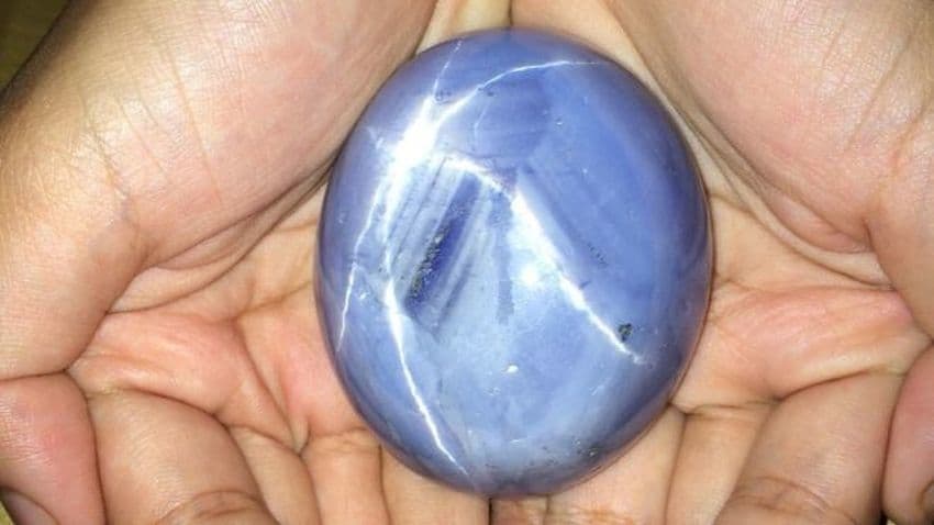 Šri Lanka: Pronađen najveći plavi zvjezdani safir vrijedan 100 miliona dolara Šri Lanka: Pronađen najveći plavi zvjezdani safir vrijedan 100 miliona dolara