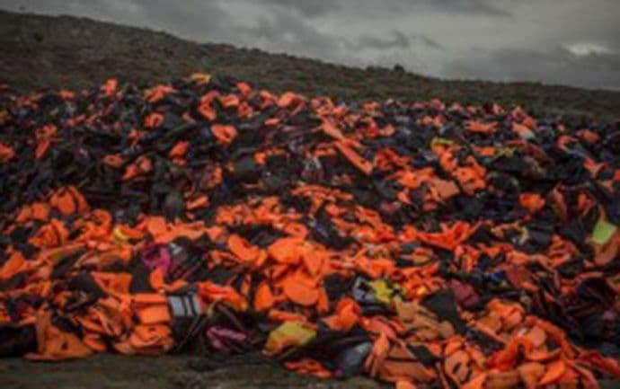 Turska firma prodavala izbjeglicama neispravne prsluke za spašavanje Turska firma prodavala izbjeglicama neispravne prsluke za spašavanje