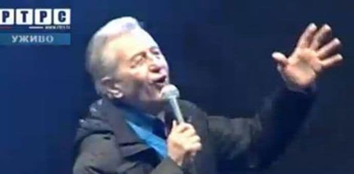 Dan RS: Srušio se dio bine poslije koncerta Miroslava Ilića Dan RS: Srušio se dio bine poslije koncerta Miroslava Ilića