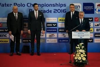 Na otvaranju EP-a u vaterpolu izviždan državni vrh Srbije Na otvaranju EP-a u vaterpolu izviždan državni vrh Srbije