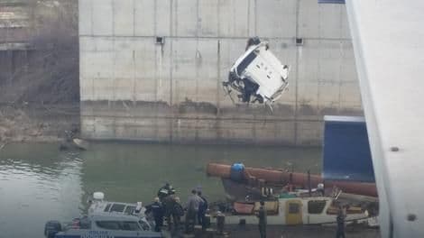 HOROR KOD OSTRUŽNICE: Kamioni potpuno smrskani, automobil nestao u rijeci HOROR KOD OSTRUŽNICE: Kamioni potpuno smrskani, automobil nestao u rijeci