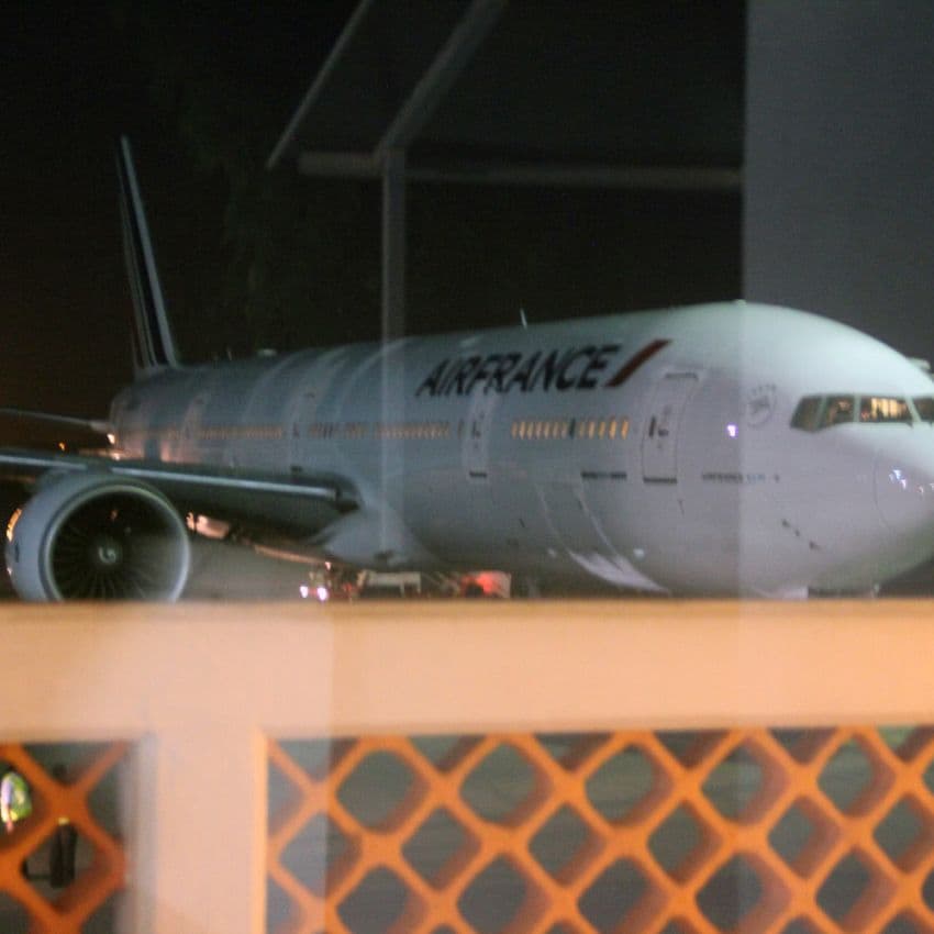 U stajnom trapu aviona "Er Frans" nađeno tijelo U stajnom trapu aviona "Er Frans" nađeno tijelo