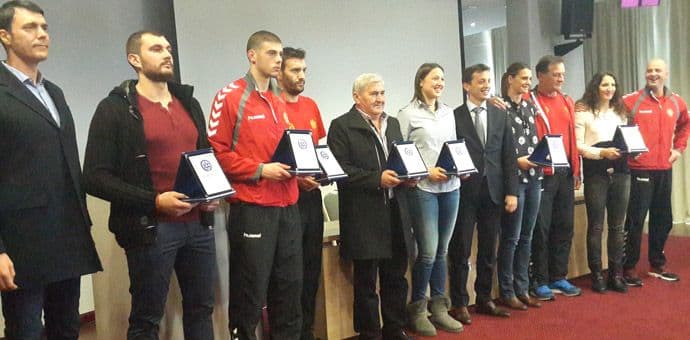 FOTO: Rukometni savez uručio priznanja najboljima u 2015. FOTO: Rukometni savez uručio priznanja najboljima u 2015.