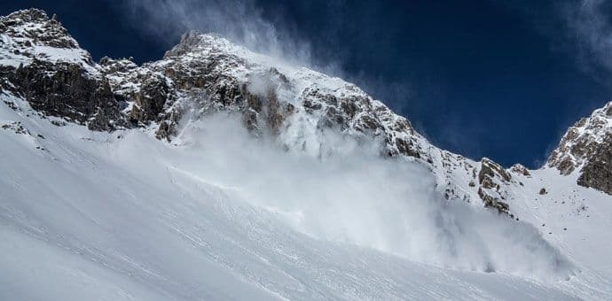 Alpi: Lavina zatrpala učenike, troje poginulo Alpi: Lavina zatrpala učenike, troje poginulo