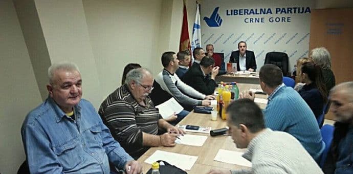 LP: O povjerenju Vladi na osnovu dešavanja do 25. januara LP: O povjerenju Vladi na osnovu dešavanja do 25. januara