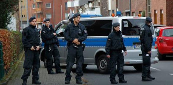 U Diseldorfu zbog krađa privedeno 40 ljudi, uglavnom sjevernoafričkog porijekla U Diseldorfu zbog krađa privedeno 40 ljudi, uglavnom sjevernoafričkog porijekla