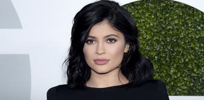 Rijaliti zvijezdu ismijali zbog novogodišnjih odluka Rijaliti zvijezdu ismijali zbog novogodišnjih odluka