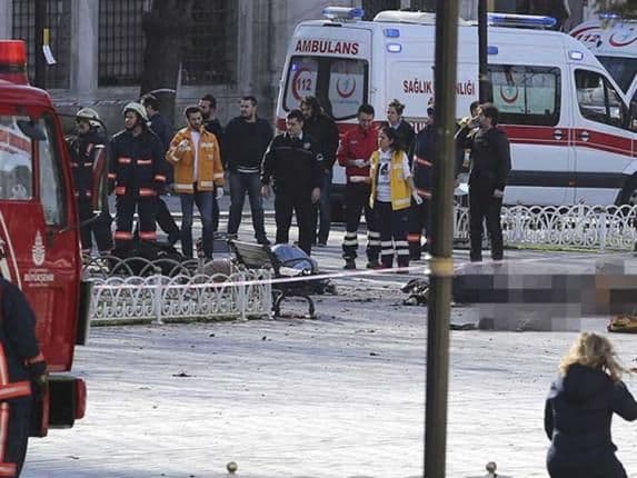 Eksplozija u Turskoj: U napadu ubijena tri policajca Eksplozija u Turskoj: U napadu ubijena tri policajca