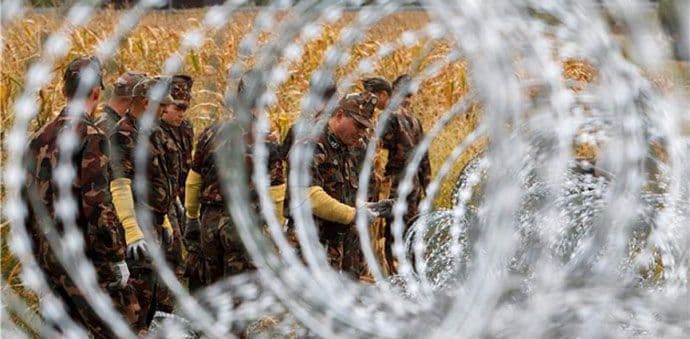 Slovenačka vojska privremeno uklanja žilet-žicu sa hrvatske granice Slovenačka vojska privremeno uklanja žilet-žicu sa hrvatske granice