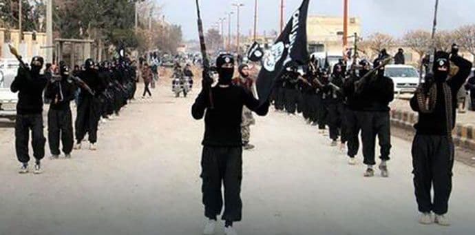 Vanredne okolnosti: IS prepolovila plate svojim borcima Vanredne okolnosti: IS prepolovila plate svojim borcima