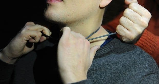 Zatvorenik Zoran Marković pertlom zadavio cimera! Zatvorenik Zoran Marković pertlom zadavio cimera!