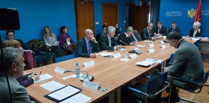 Odbor podržao inicijativu za kontrolno saslušanje Gvozdenovića i Mrdaka Odbor podržao inicijativu za kontrolno saslušanje Gvozdenovića i Mrdaka