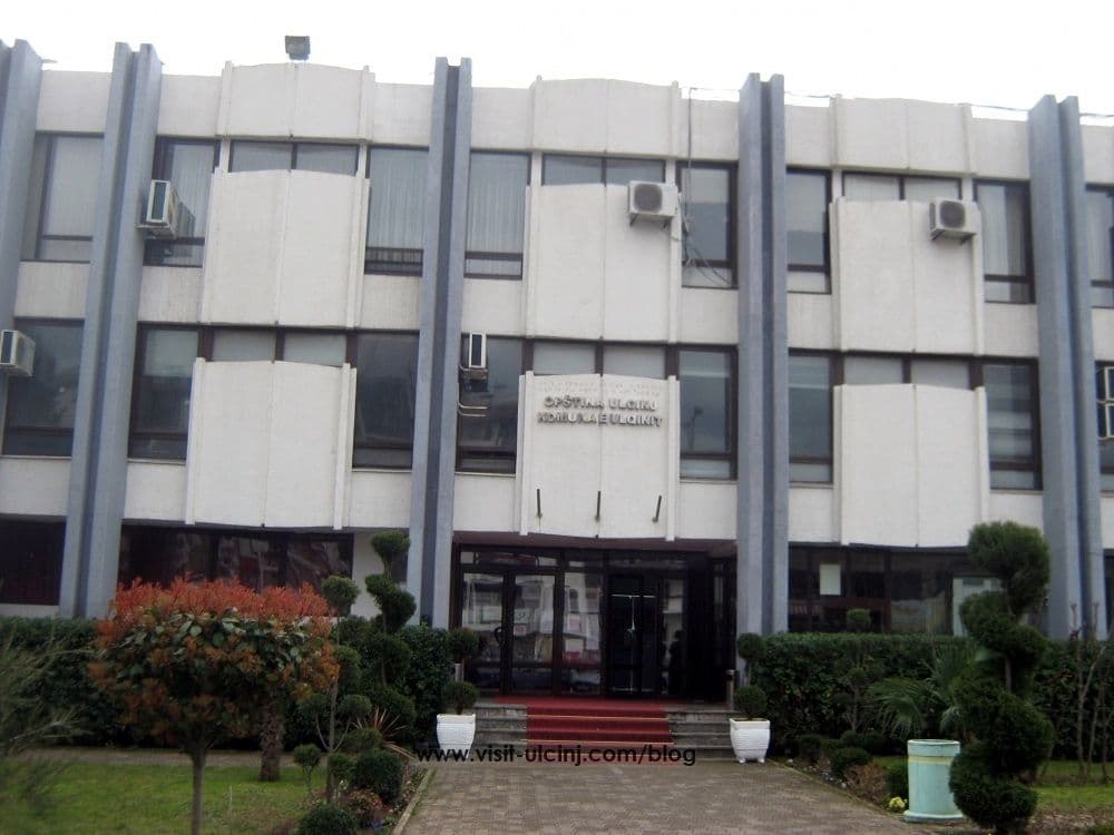 Formalno prestala da postoji vladajuća koalicija u Ulcinju, ostavke Becija i Bajraktarija Formalno prestala da postoji vladajuća koalicija u Ulcinju, ostavke Becija i Bajraktarija