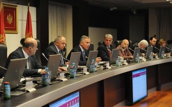 Vlada planira realizaciju 14 projekata u 2016. Vlada planira realizaciju 14 projekata u 2016.