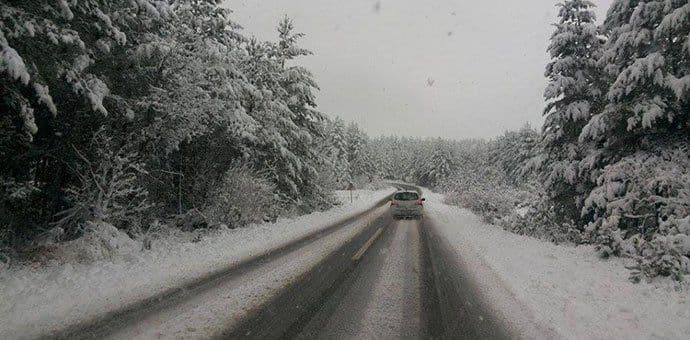 AMSCG: Oprez na putevima zbog poledice i sitnih odrona AMSCG: Oprez na putevima zbog poledice i sitnih odrona