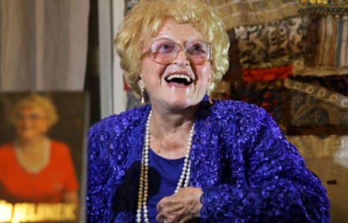 Preminula Žuži Jelinek: Oblačila je Jovanku i Tita Preminula Žuži Jelinek: Oblačila je Jovanku i Tita