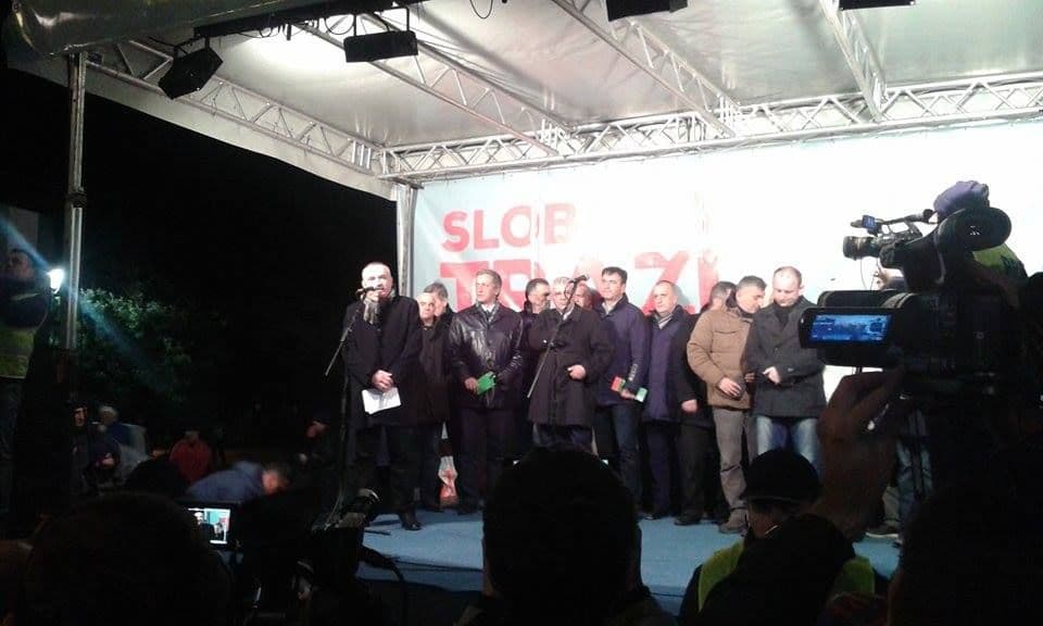 Završen protest DF-a: Ako Vlada dobije povjerenje, SDP i opozicija da napuste Skupštinu! Završen protest DF-a: Ako Vlada dobije povjerenje, SDP i opozicija da napuste Skupštinu!
