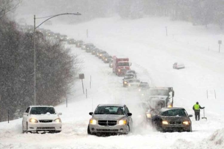 Najmanje 50 osoba preminulo u talasu hladnoće u Aziji Najmanje 50 osoba preminulo u talasu hladnoće u Aziji