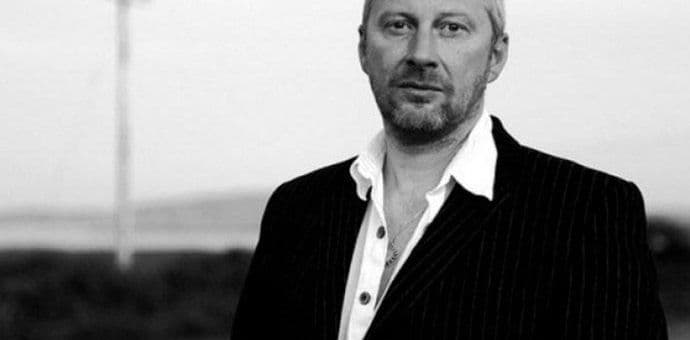 Preminuo Kolin Vernkomb, pjevač hita "Wonderful Life" Preminuo Kolin Vernkomb, pjevač hita "Wonderful Life"