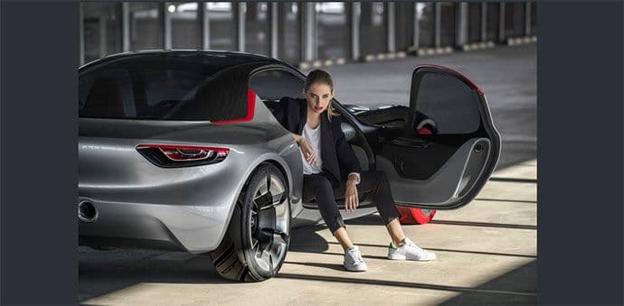 FOTO: Opelov GT Concept stiže u Ženevu FOTO: Opelov GT Concept stiže u Ženevu