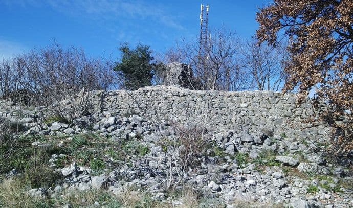 DUKLJANSKI TRAGOVI: Tvrđava na Vranjskoj gori, devastirani svjedok Dukljanskih bojeva DUKLJANSKI TRAGOVI: Tvrđava na Vranjskoj gori, devastirani svjedok Dukljanskih bojeva