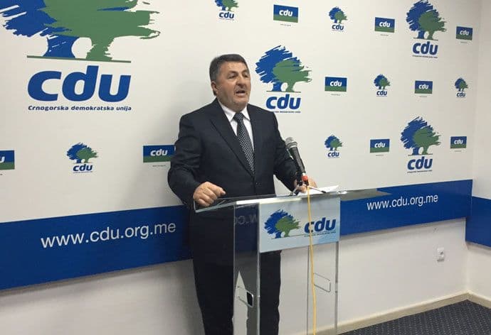 Ivančević: Prekinuti lakrdiju parlamentarnog dijaloga Ivančević: Prekinuti lakrdiju parlamentarnog dijaloga