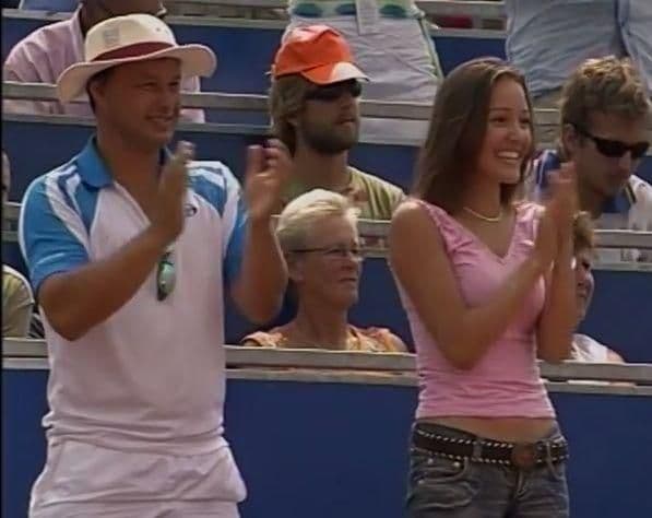 Pogledajte kako je Jelena Đoković izgledala na početku Novakove karijere Pogledajte kako je Jelena Đoković izgledala na početku Novakove karijere