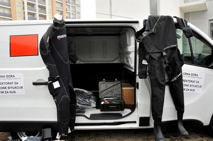 Predstavljena nova vozila i oprema vrijedni 300.000 eura Predstavljena nova vozila i oprema vrijedni 300.000 eura