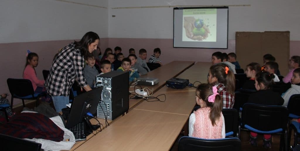 Osnovci na Žabljaku učili o zaštiti životne sredine Osnovci na Žabljaku učili o zaštiti životne sredine