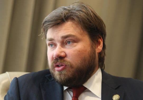 Ko je ruski tajkun na čijoj televiziji je Mandić prognozirao sukobe u CG: Blagosiljao ga Amfilohije, u Crnoj Gori nepoželjan Ko je ruski tajkun na čijoj televiziji je Mandić prognozirao sukobe u CG: Blagosiljao ga Amfilohije, u Crnoj Gori nepoželjan