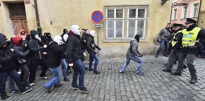 Protesti Pegide širom Evrope, neredi na ulicama Protesti Pegide širom Evrope, neredi na ulicama