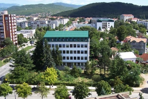 Osnovni sud u Nikšiću odbio zahtjev 220 građana da se odloži naplata 100.000 eura na ime sudskih troškova Osnovni sud u Nikšiću odbio zahtjev 220 građana da se odloži naplata 100.000 eura na ime sudskih troškova