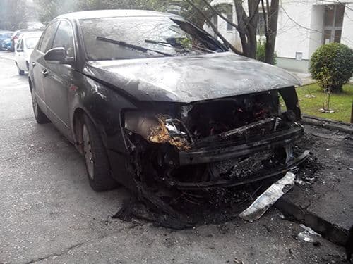 Kotor: Zapaljeno vozilo funkcionera DPS-a Kotor: Zapaljeno vozilo funkcionera DPS-a