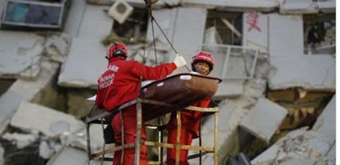 ČUDO U TAJVANU: Iz ruševina, nakon 60 sati, izvučena živa osmogodišnja djevojčica ČUDO U TAJVANU: Iz ruševina, nakon 60 sati, izvučena živa osmogodišnja djevojčica