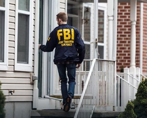 Agenti FBI uhapsili skoro sve službenike jednog grada Agenti FBI uhapsili skoro sve službenike jednog grada