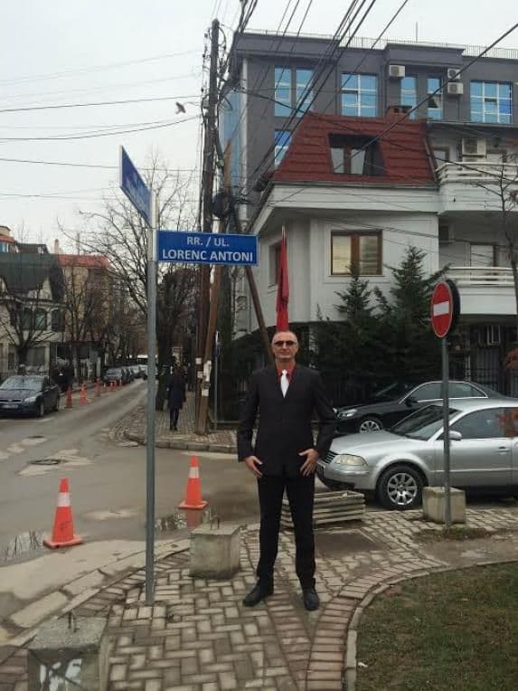 VUJIČIĆ: Vlasti sramno uklonile Ulicu Radovana Zogovića u Prištini VUJIČIĆ: Vlasti sramno uklonile Ulicu Radovana Zogovića u Prištini