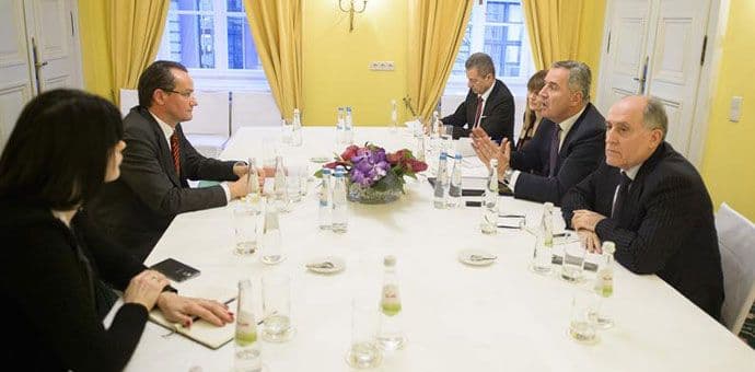 Krihbaum: Bojkot parlamenta nedopustiv Krihbaum: Bojkot parlamenta nedopustiv