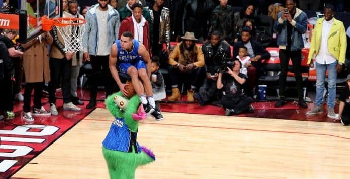 VIDEO: Tompson najbolji trojkaš, Lavin ponovo trijumfovao u zakucavanju VIDEO: Tompson najbolji trojkaš, Lavin ponovo trijumfovao u zakucavanju