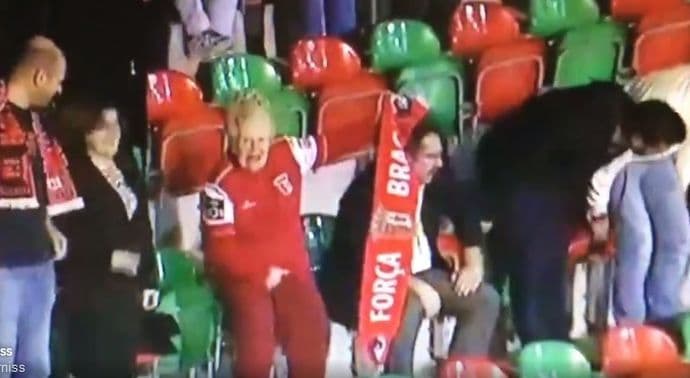 VIDEO: Baba, pa to nije lijepo! VIDEO: Baba, pa to nije lijepo!