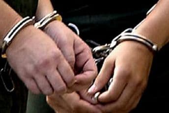 Cetinje: Uhapšene tri osobe zbog nedozvoljenog držanja oružja i eksploziva Cetinje: Uhapšene tri osobe zbog nedozvoljenog držanja oružja i eksploziva