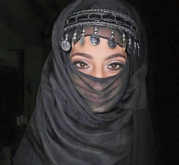 Porno pod hidžabom: Ovu "glumicu" osuđuje cijeli islamski svijet Porno pod hidžabom: Ovu "glumicu" osuđuje cijeli islamski svijet