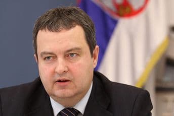 Dačić: Svaki građanin Crne Gore može da sjedne u auto i uđe u Srbiju Dačić: Svaki građanin Crne Gore može da sjedne u auto i uđe u Srbiju