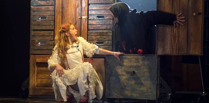 MIĆUNOVIĆ: Estradna kultura svakodnevice je iskonsko zlo MIĆUNOVIĆ: Estradna kultura svakodnevice je iskonsko zlo