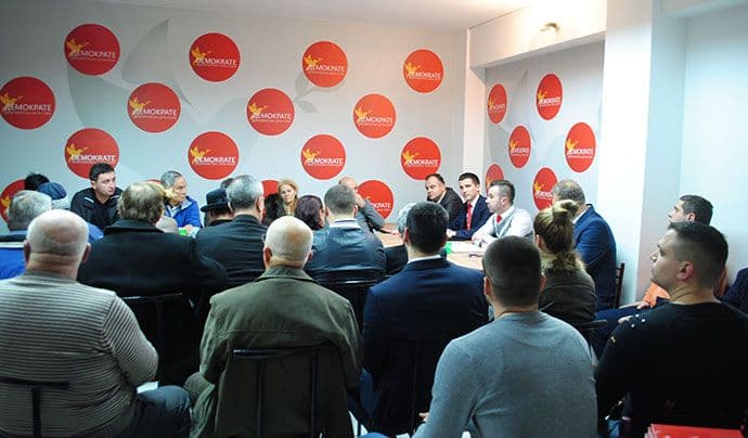 Bečić: Đukanović morao podnijeti ostavku zbog "Limenke" Bečić: Đukanović morao podnijeti ostavku zbog "Limenke"