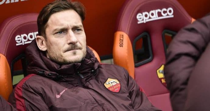 Lisice vrijebaju Frančeska Totija Lisice vrijebaju Frančeska Totija