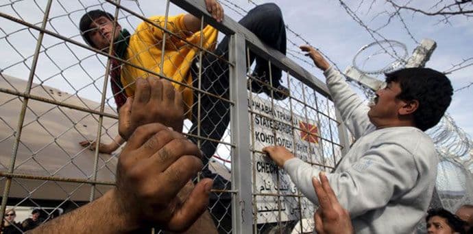 Skoro 10.000 migranata iz Avganistana ne može van Grčke Skoro 10.000 migranata iz Avganistana ne može van Grčke